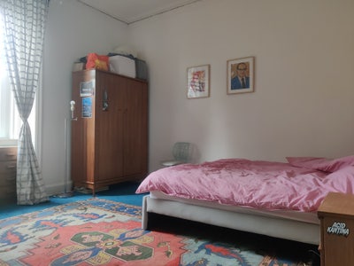 Beautiful big room to sublet in Leith Main Photo