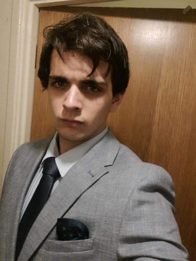 Professional Male seeks a single or double room Main Photo