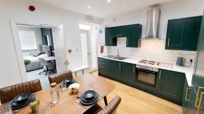 🏡Modern Ensuite Room in Eccles | Bills 🏡 Main Photo