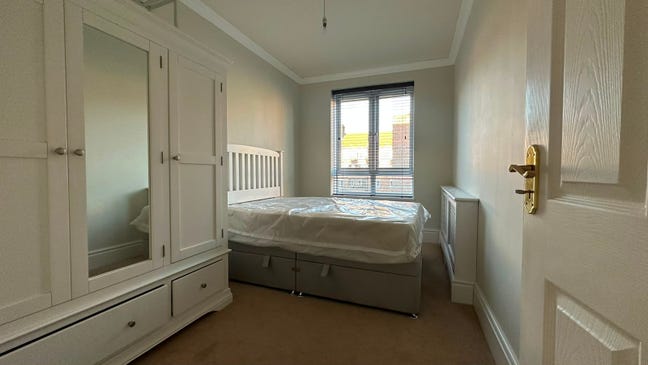Great Double Room Available  in Stockwell! Main Photo