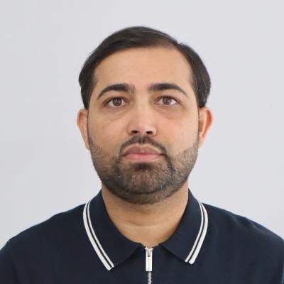 Professional Male seeks a single or double room Main Photo