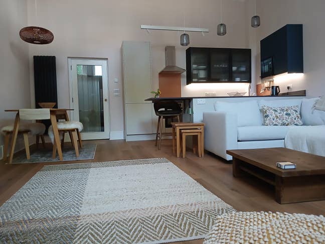 Elegant 1-Bed Flat, Penywern Road, Earls Court Main Photo