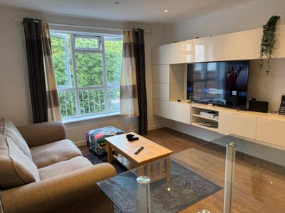 Modern furnished double room in Brixton Hill Main Photo