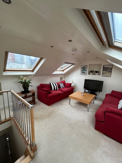 Double Room in Oval - Short Term Let ;) Main Photo