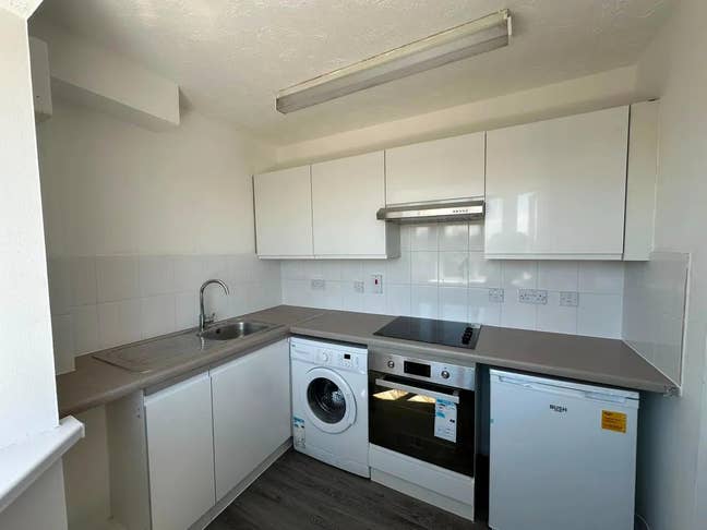 1 Bedroom  flat to rent in Pounders End EN3 Main Photo