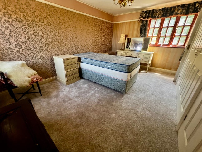 Farmhouse room Main Photo