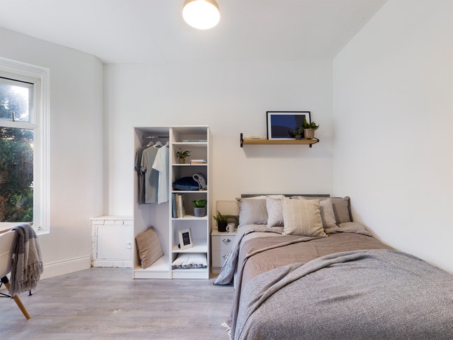 Modern Student Home - &pound;0 Deposit - Milking Stile  Main Photo
