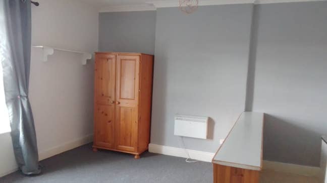 Clifton Large Bedsit/studio own kit/sh, shared WC Main Photo