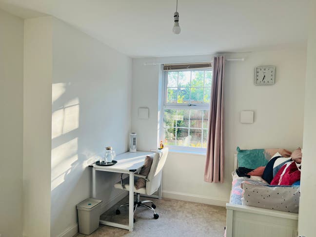 Double room private bathroom with parking  Main Photo