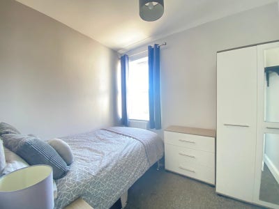 Beautiful room available Main Photo