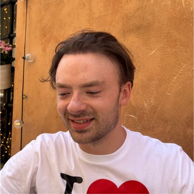 Professional Male seeks a double room Main Photo