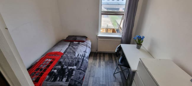 Lovely single room in cricklewood Main Photo