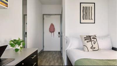 Discounted Student Ensuite Room Main Photo