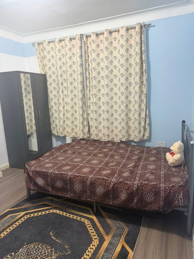 Room available in ilford  Main Photo