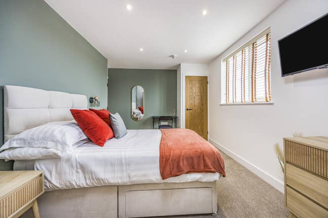 💰&pound;100 Cashback | Stunning Ensuite Rooms  Main Photo