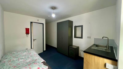 Move Today! Affordable ENSUITE Room  Main Photo