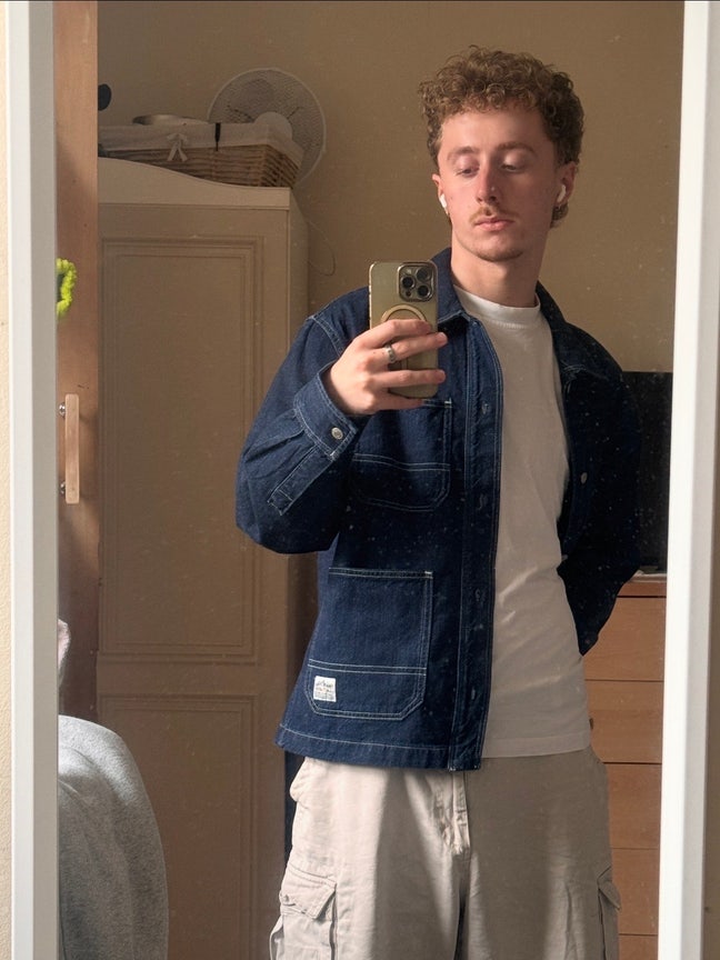masters student looking for house/room to rent Main Photo