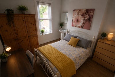 Modern Rooms on Popular Malone Avenue   Main Photo