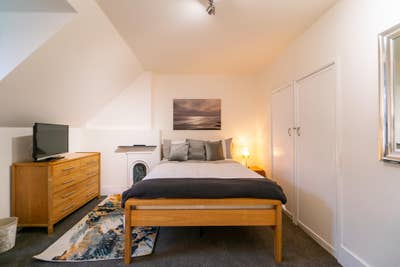 Two Spacious Double Rooms Available  Main Photo