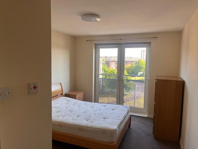 Ensuite Room Available - &pound;475 per month Main Photo