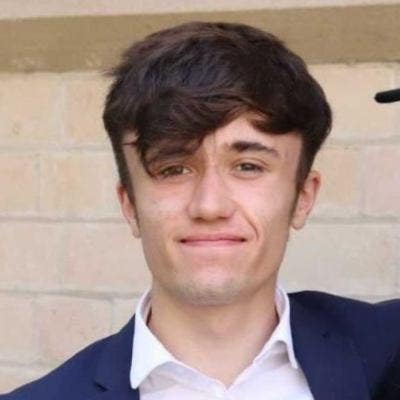 Professional Male seeks a double room Main Photo