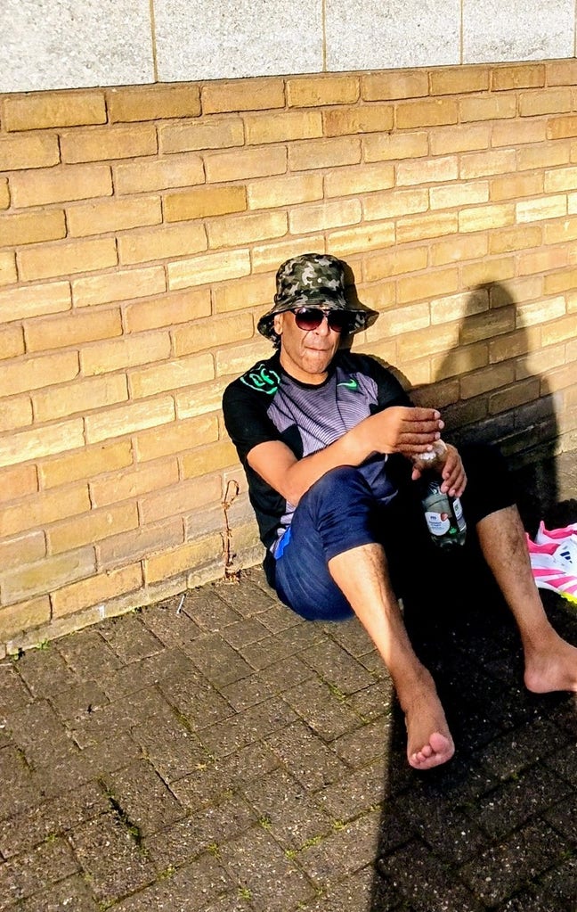 Professional Male seeks a double room Main Photo