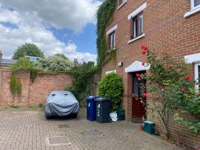 2 Beds available in Chiswick from September 2nd Main Photo