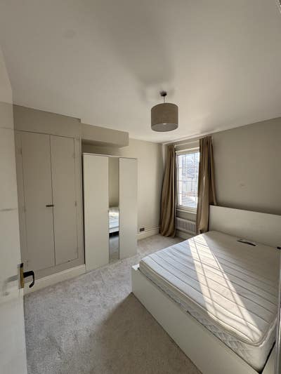🌿 Furnished Double Room Available in E13 Main Photo