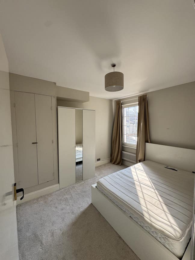 🌿 Furnished Double Room Available in E13 Main Photo