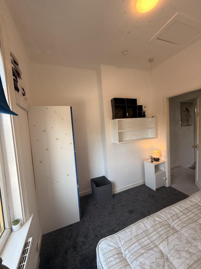 Near Wakefield City Centre Room  Main Photo