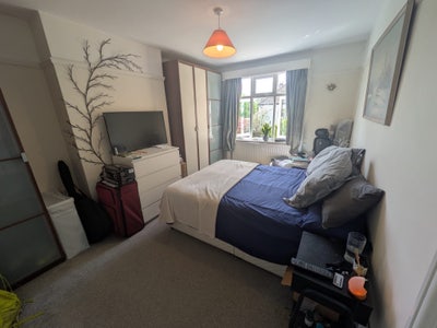 Lovely large double room Main Photo