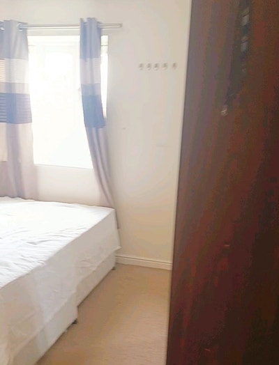 Room to rent - Females only Main Photo