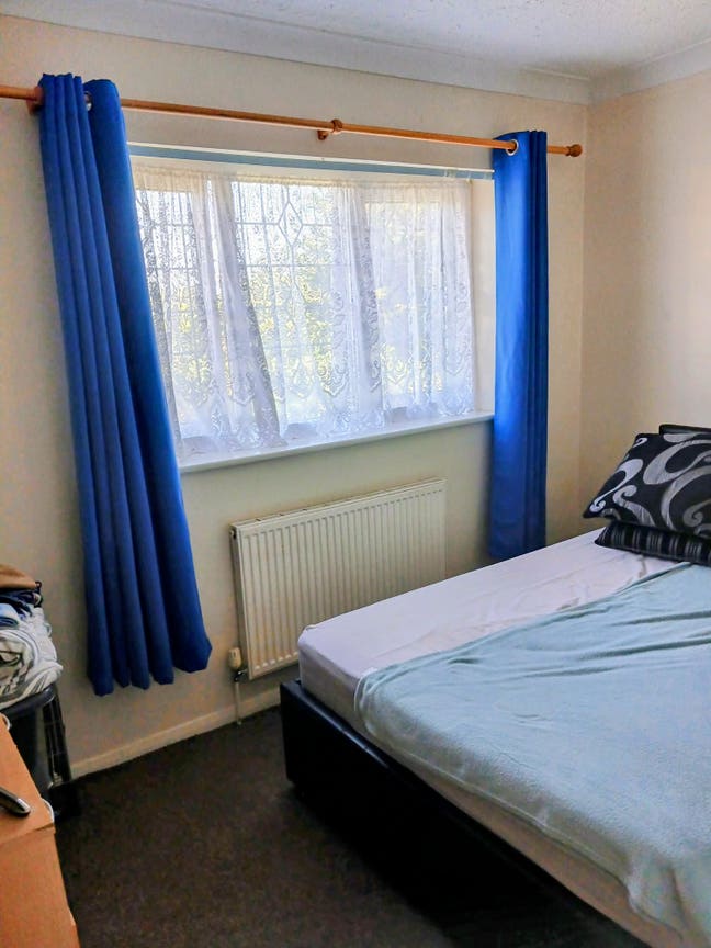 Double room to rent for professional near Heathrow Main Photo