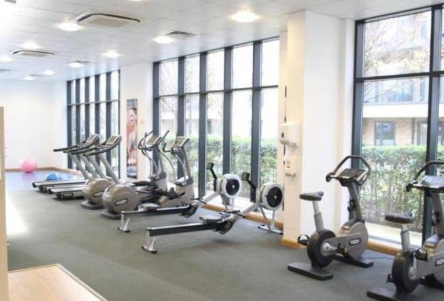 Two Bed flat in the heart of Canary Wharf Main Photo