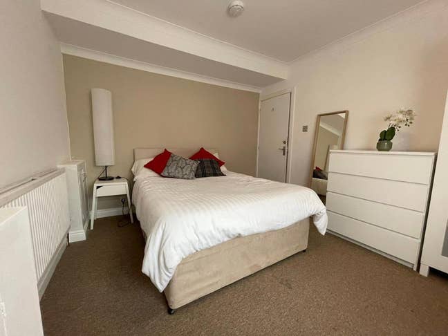 Great Room - Oval/Kennington Main Photo