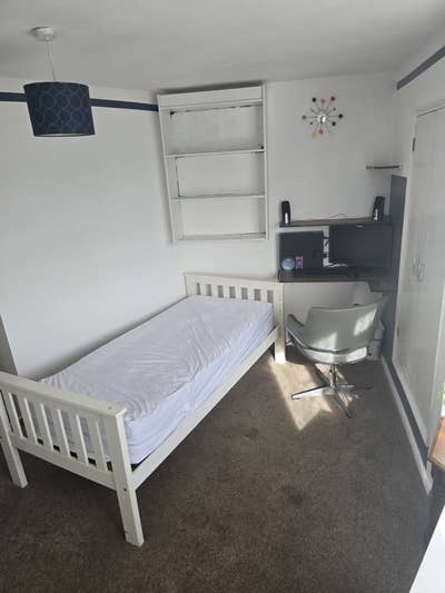 Bright and specious room Main Photo