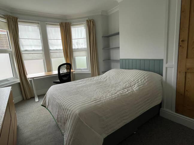 Double Bedroom available from September  Main Photo