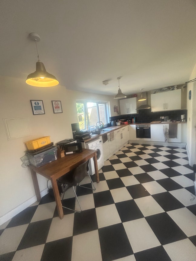 Single room to rent in Belgrave  Main Photo