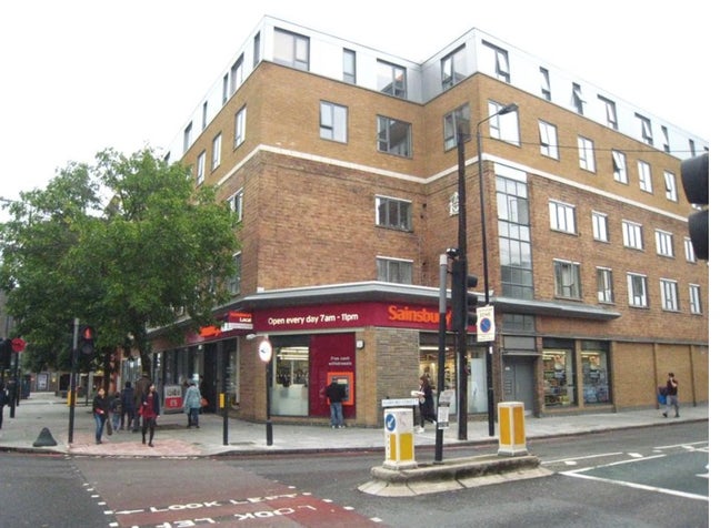 Student-Friendly 4-Bed Flat | 3 Room Available Main Photo