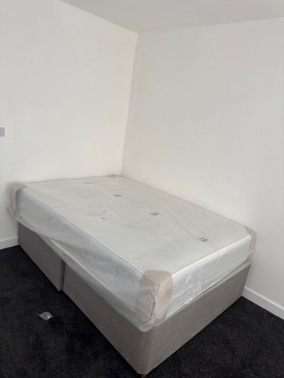 Ensuite Room Main Photo