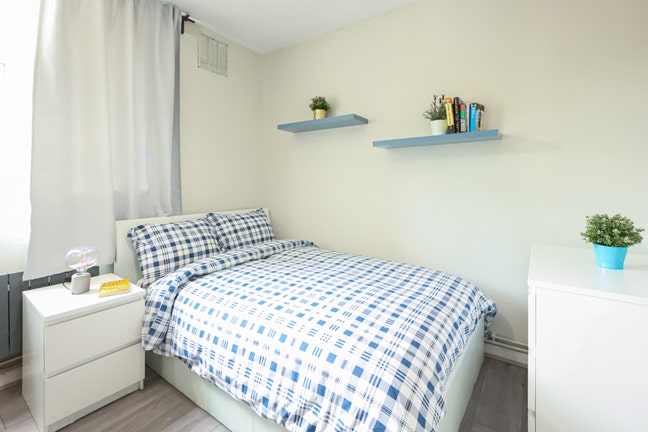 Large Double Room | All Bills Inc. + Desk Setup Main Photo