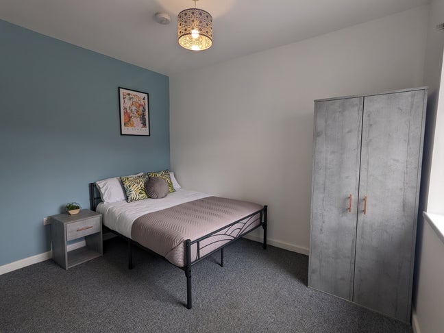 ** Best Ensuite Rooms in Rotherham ** Main Photo