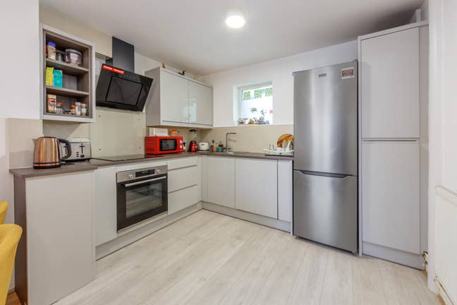 Double room to let  Main Photo