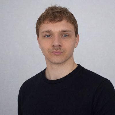 24-Year-Old | WPP Associate | Move-In 14- 17 July  Main Photo