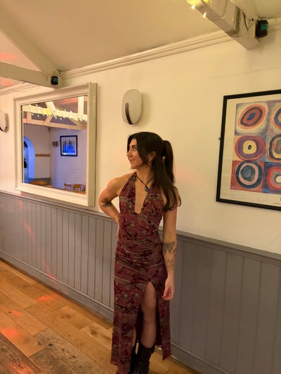 29 y/o working professional looking for room Main Photo