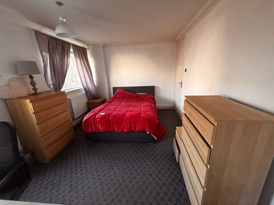 Double Room in Maryhill (Wyndford Rd) Main Photo