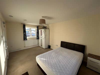 Room 3, Earls Court Road Main Photo