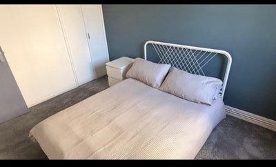 Double room next to Victoria park  Main Photo