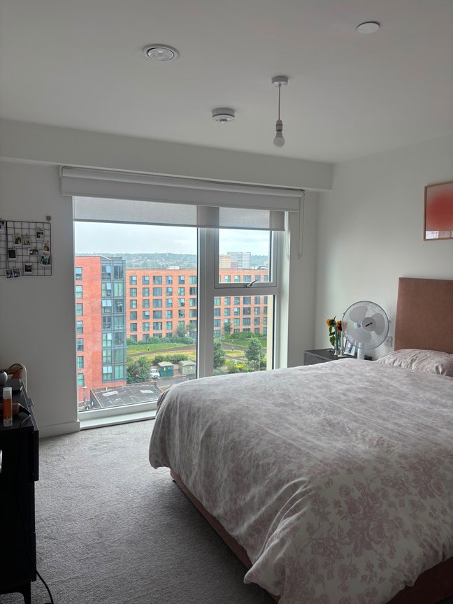 Spacious Double Bed Room in Birmingham City Centre Main Photo