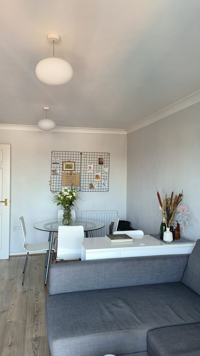 Bedroom in sunny  2 bedroom flat in Clapton Main Photo